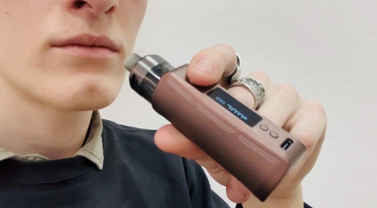 Vaporesso Gen PT60 in Hand