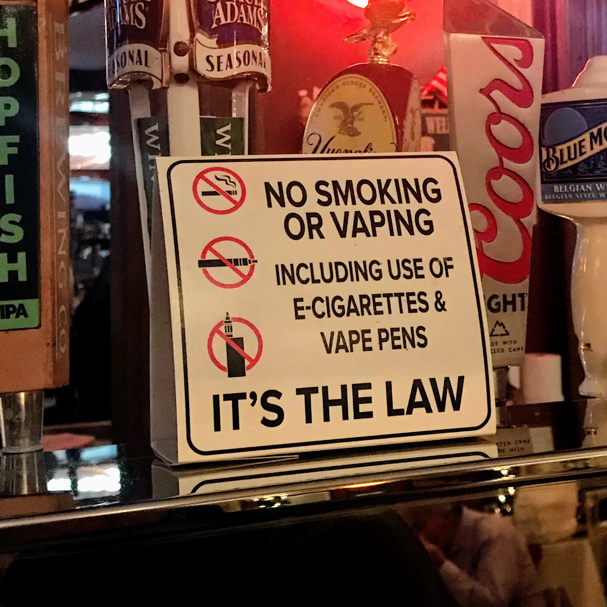 "No Vaping" Sign
